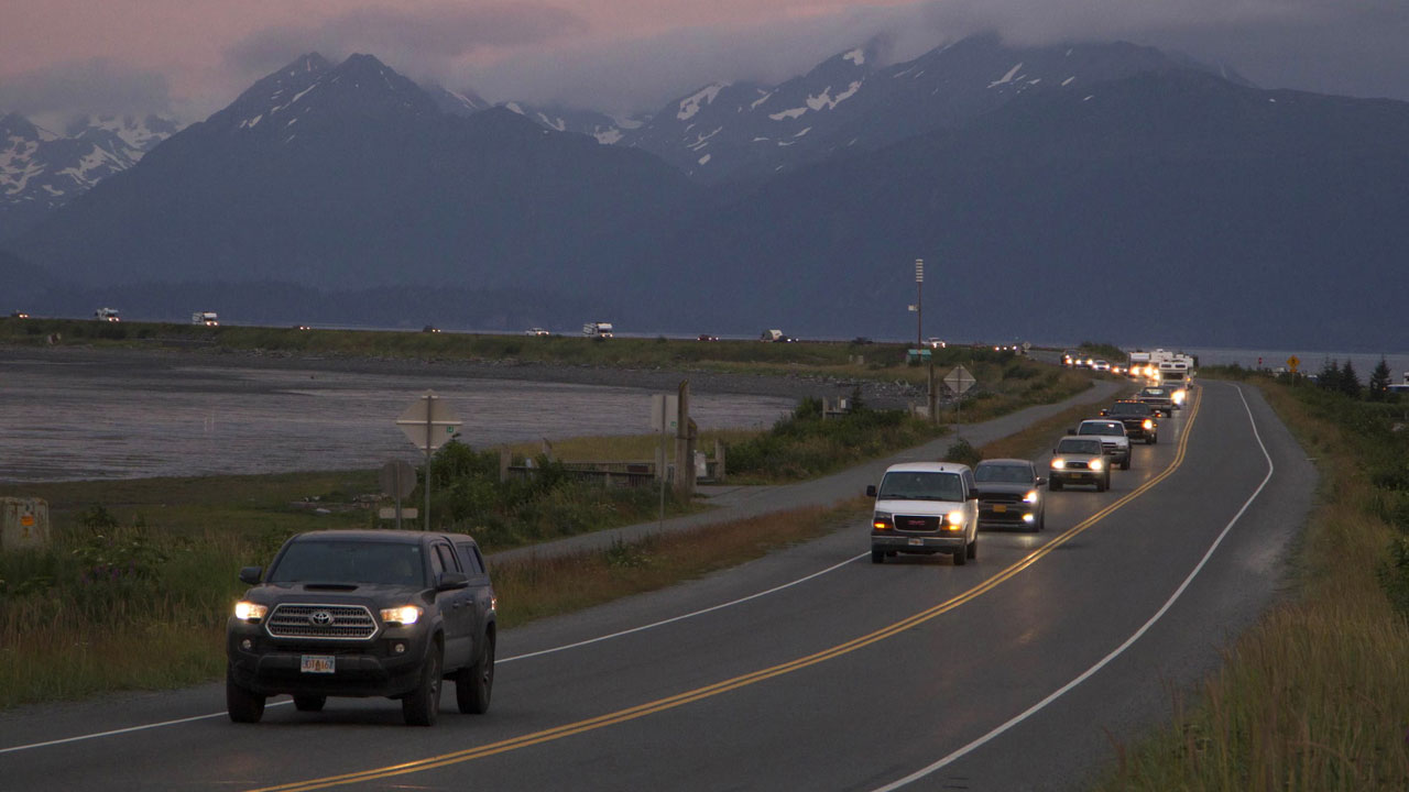 ৭.৩ মাত্রার শক্তিশালী ভূমিকম্পে কেঁপে উঠল আলাস্কা, সুনামি সতর্কতা