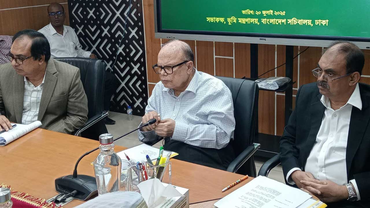 ভূমিসেবায় সেবাগ্রহীতাদের সন্তুষ্টি বাড়ছে : উপদেষ্টা