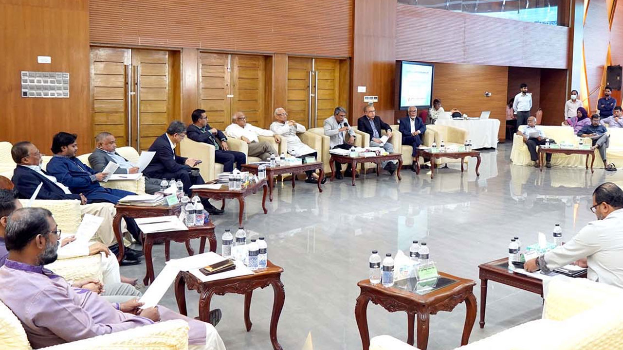 ১০ দিনের মধ্যে সব বিষয়ে সিদ্ধান্তে আসতে হবে : আলী রীয়াজ