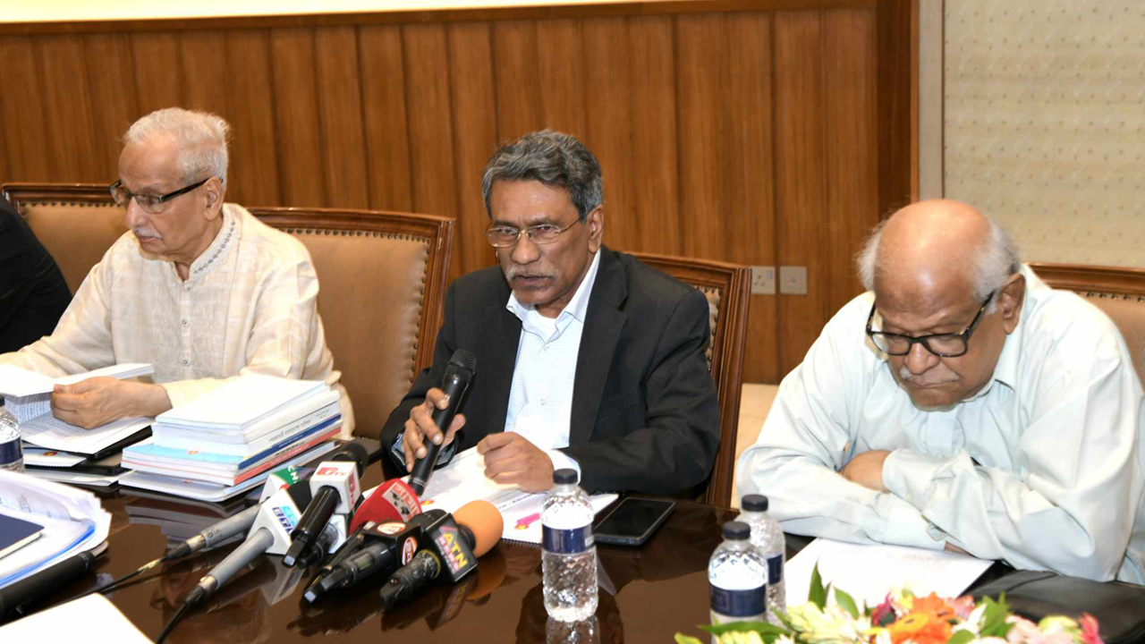 ৩০ জুলাইয়ের মধ্যে জাতীয় সনদে উপনীত হতে হবে : আলী রীয়াজ