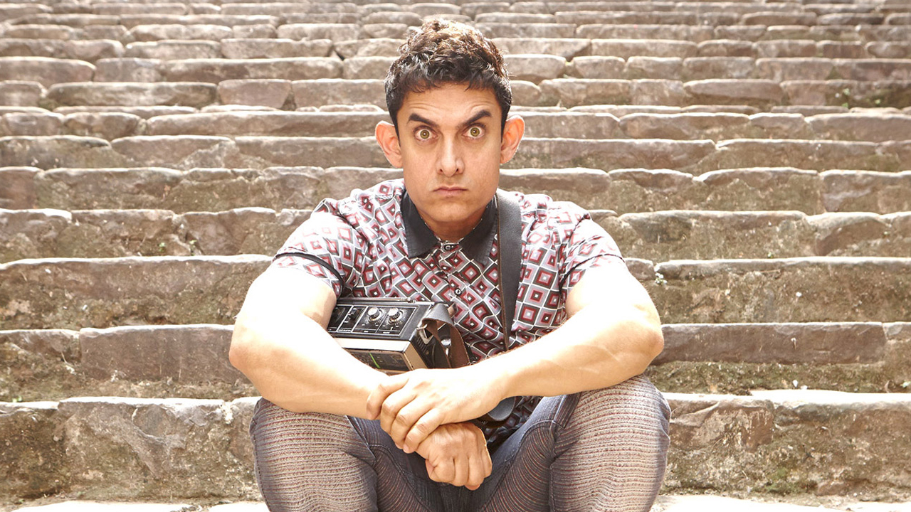 দুইবার বদলাতে হয় আমির খানের আলোচিত সেই পিকে’র গল্প