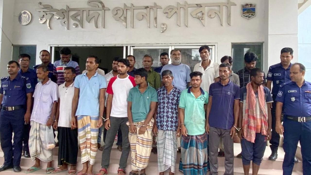 ঈশ্বরদীতে উপজেলা আ.লীগ নেতা মিনহাজসহ ১৬ জন গ্রেপ্তার