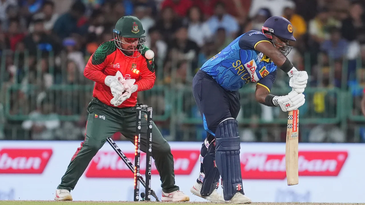 আসালাঙ্কার মতে লঙ্কানদের ম্যাচ থেকে ছিটকে দেন যে বাংলাদেশি