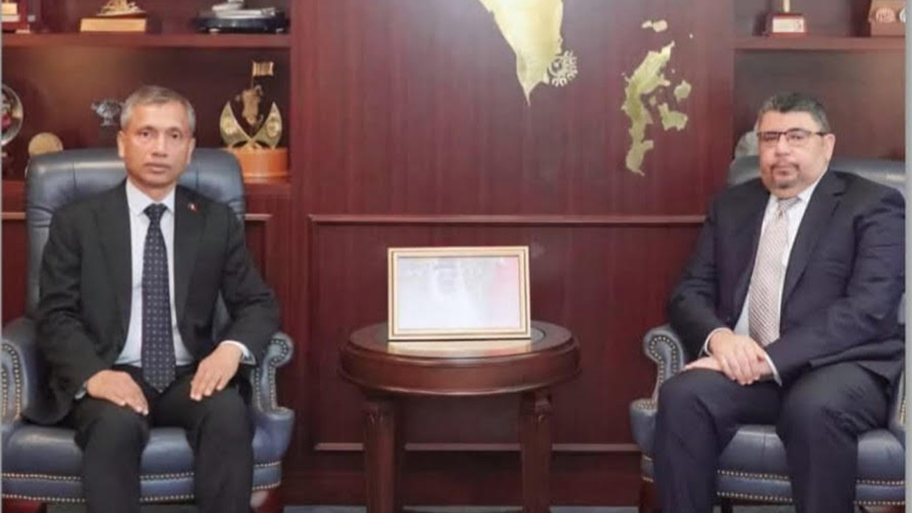 বাহরাইনের বিদ্যুৎ ও পানি মন্ত্রীর সঙ্গে বাংলাদেশের রাষ্ট্রদূতের সাক্ষাৎ