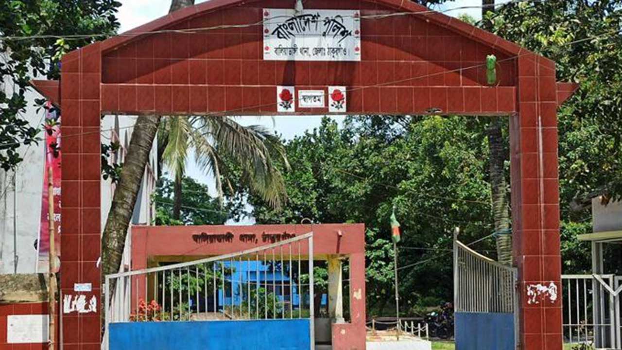 ছেলের পথে হাঁটলেন বাবা