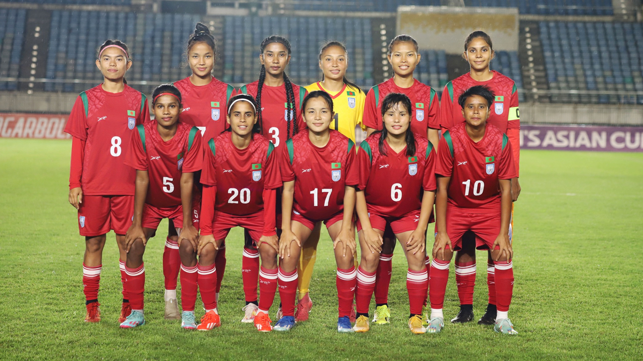 হাতিরঝিলে ঋতুপর্ণাদের সংবর্ধনা রাত আড়াইটায়