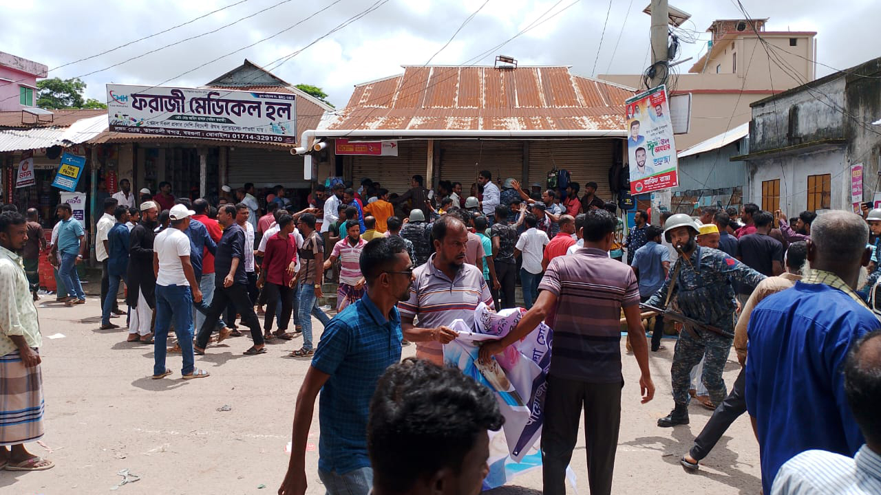 বরগুনায় বিএনপির দুই গ্রুপের সংঘর্ষ, আহত ১৪