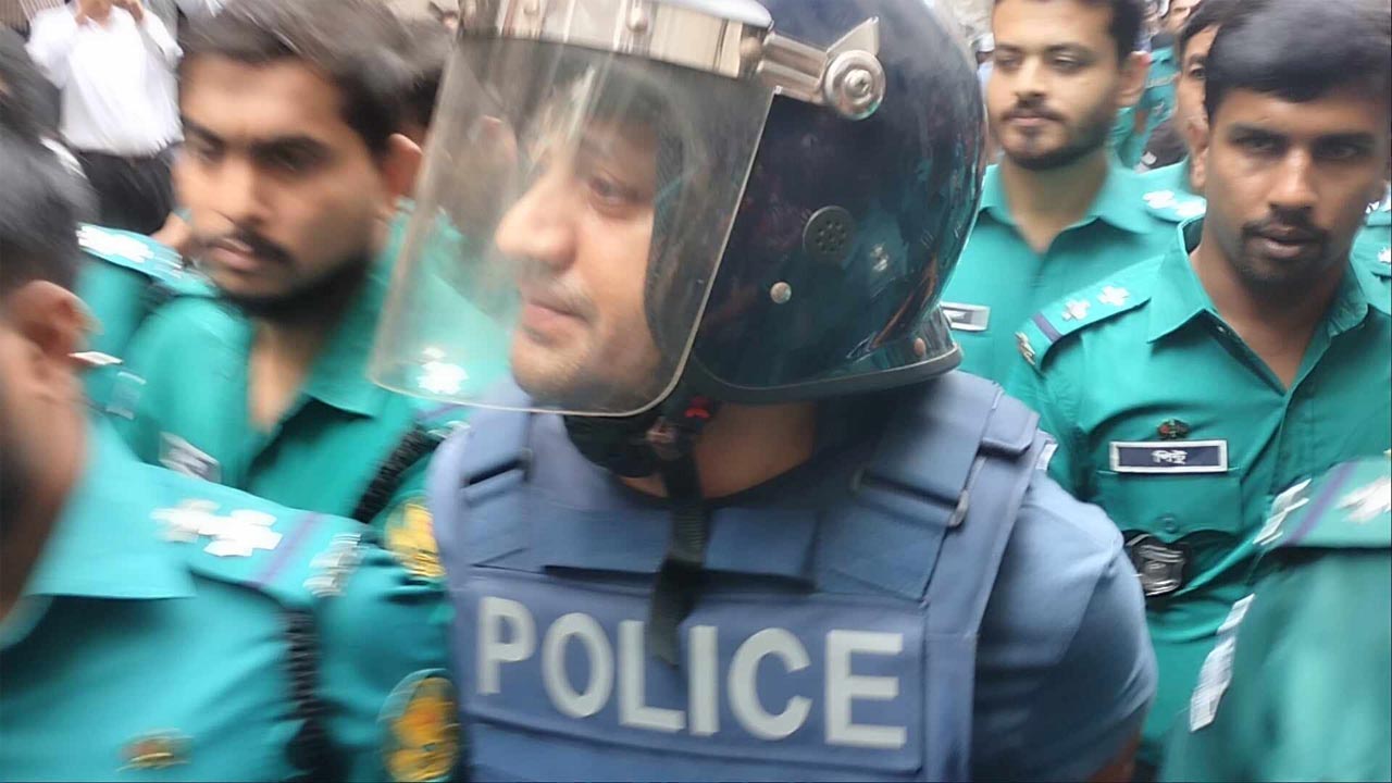 নতুন প্রজন্মের সঙ্গে আপনারা প্রতারণা করছেন