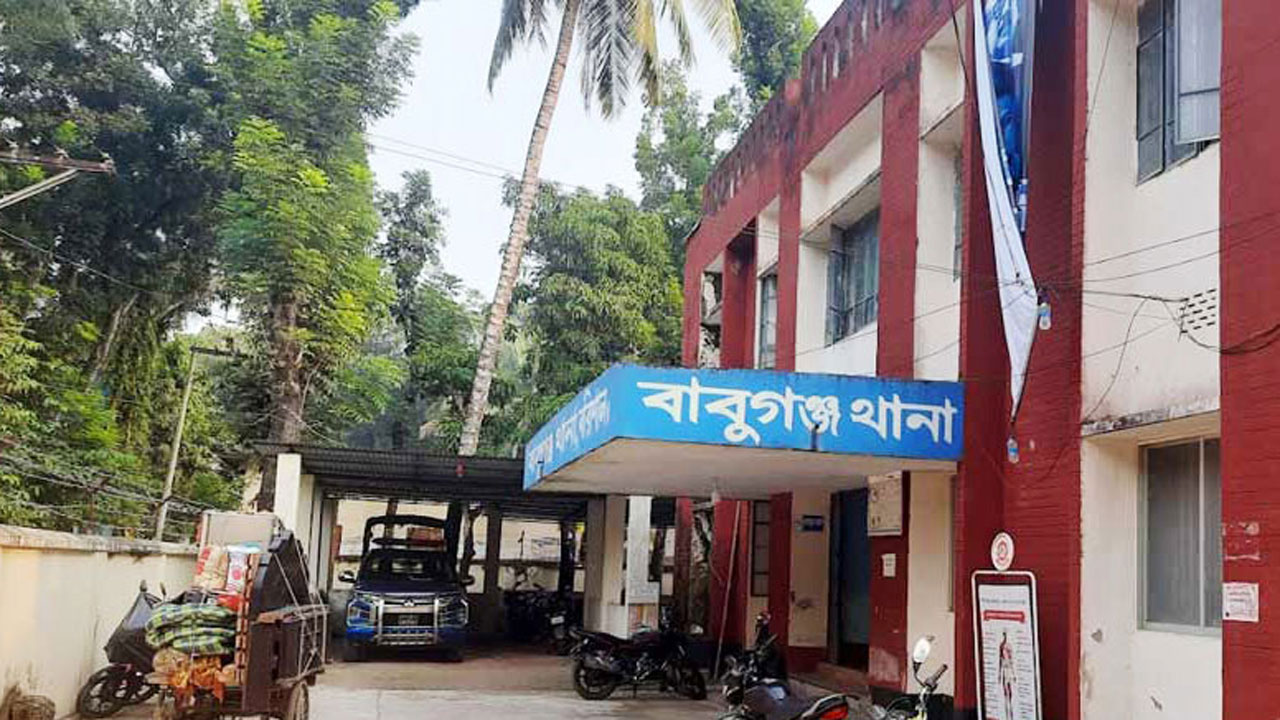 বরিশালে ডিবি পুলিশকে কোপালো মাদক কারবারিরা, থানায় মামলা