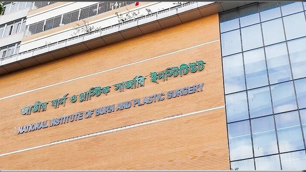 ভাটারায় গ্যাস লিকেজ থেকে বিস্ফোরণে নারীসহ একই পরিবারের দগ্ধ ৪