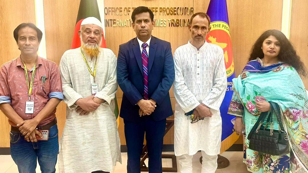 শহীদ পরিবার পাশে দাঁড়ালে অনুপ্রেরণা পাই : চিফ প্রসিকিউটর