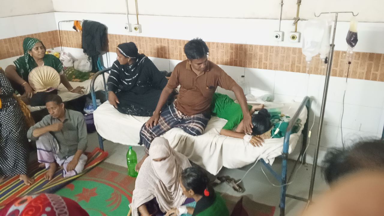 পরীক্ষা কেন্দ্রে যাওয়ার পথে ৫ শিক্ষার্থী অসুস্থ হয়ে হাসপাতালে