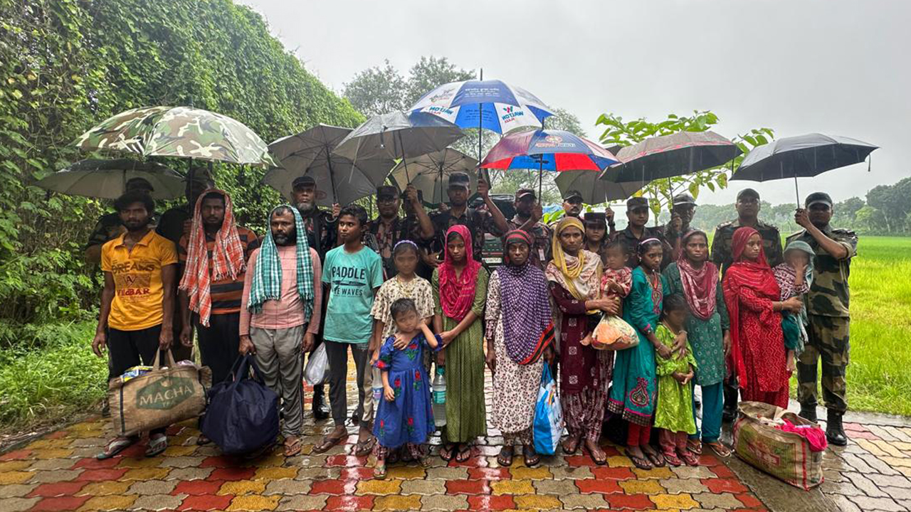 দর্শনা সীমান্তে ১৫ বাংলাদেশিকে হস্তান্তর বিএসএফের
