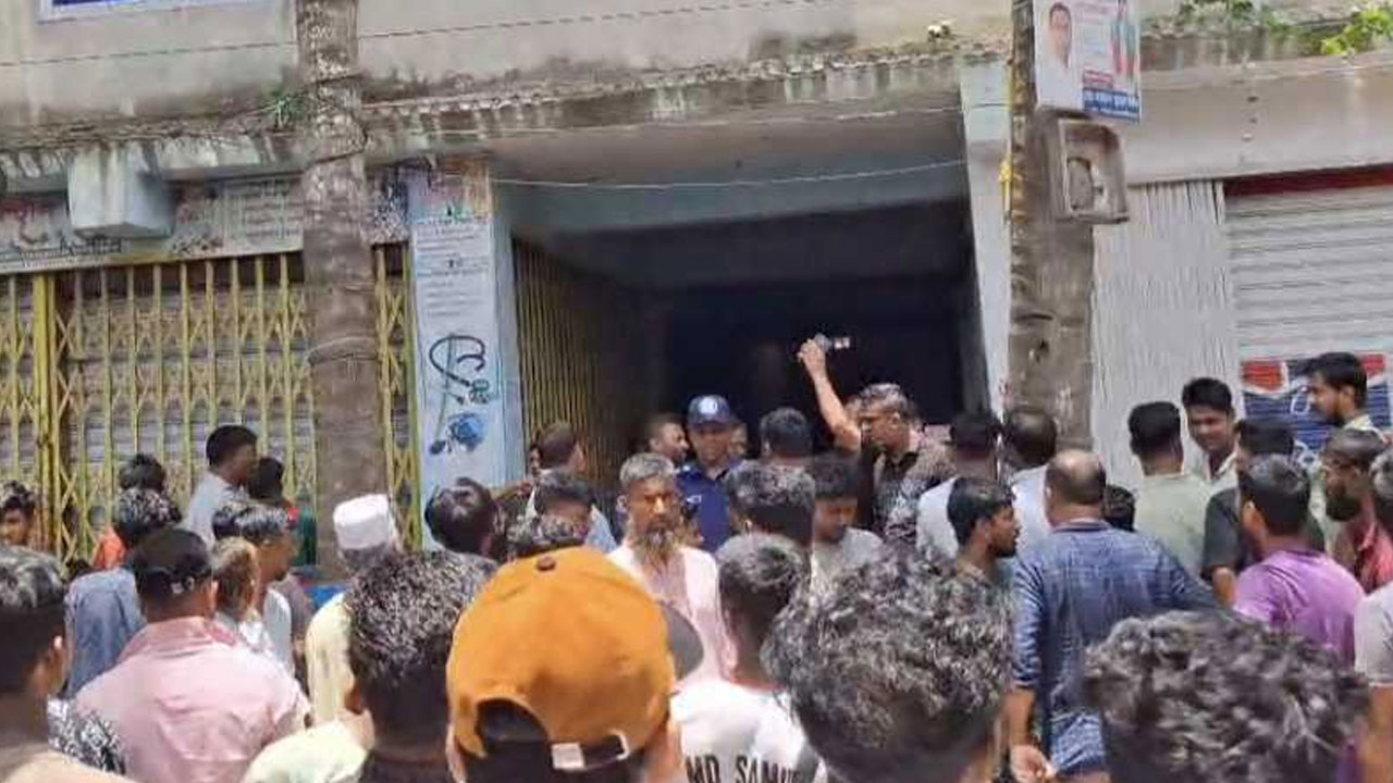 মুরাদনগরে একই পরিবারের তিনজনকে হত্যা, আরও ৬ জন গ্রেপ্তার