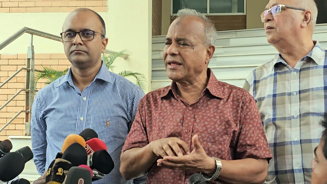 শুধু বাহক নয়, মাদকের সঙ্গে জড়িত গডফাদারদের ধরতে হবে