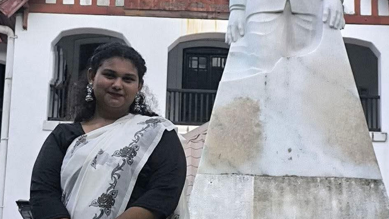 নিজ রুমের জানালা থেকে চবি ছাত্রীর ঝুলন্ত মরদেহ উদ্ধার