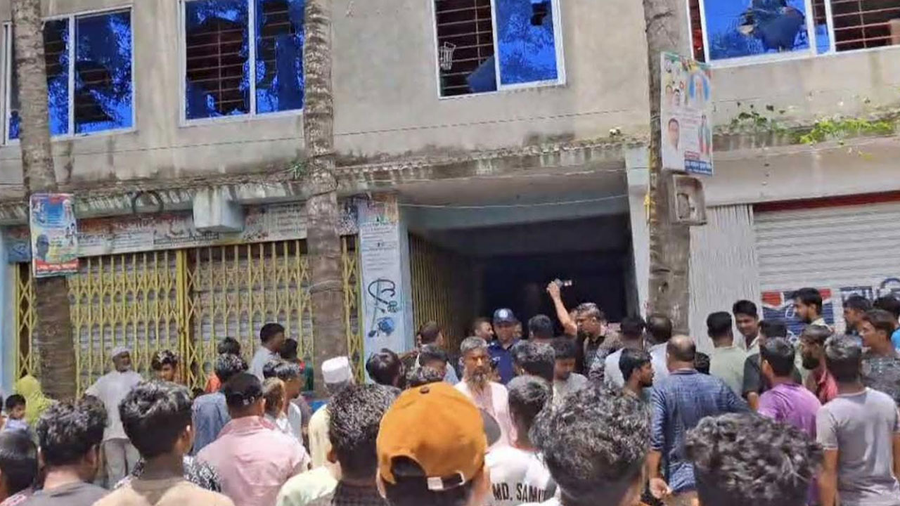 মুরাদনগরে একই পরিবারের ৩ জনকে পিটিয়ে হত্যা