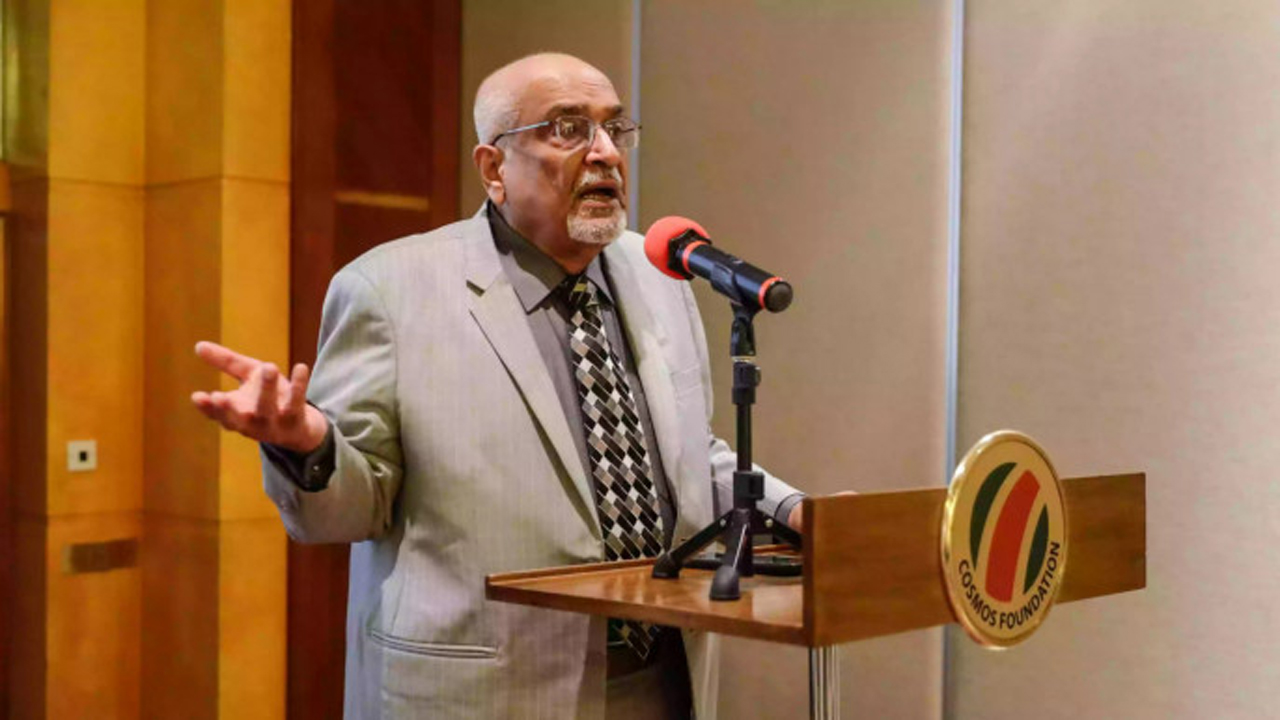 এখনো নিশ্বাস নেওয়ার জায়গায় সংকুচিত অনুভব করি : ড. দেবপ্রিয় ভট্টাচার্য