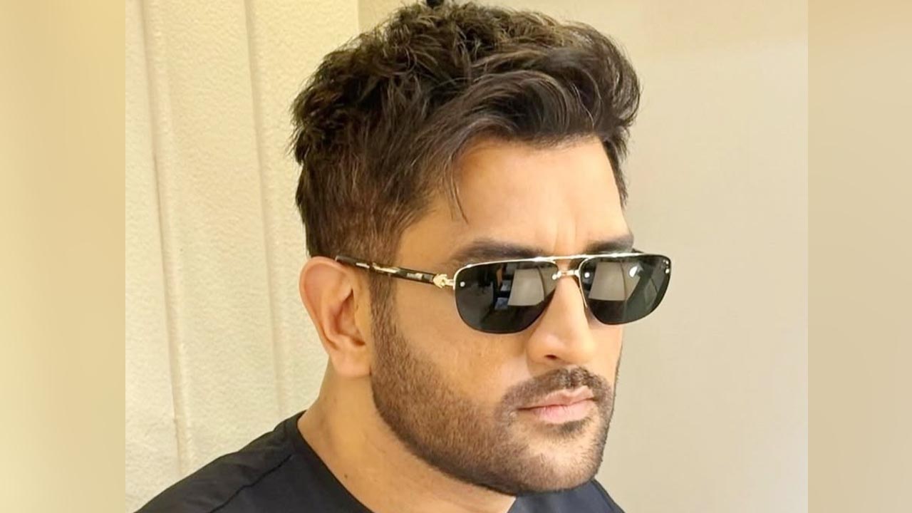 আইপিএলের অবসরে ধোনি এখন ‘ম্যারেজ কাউন্সিলর’