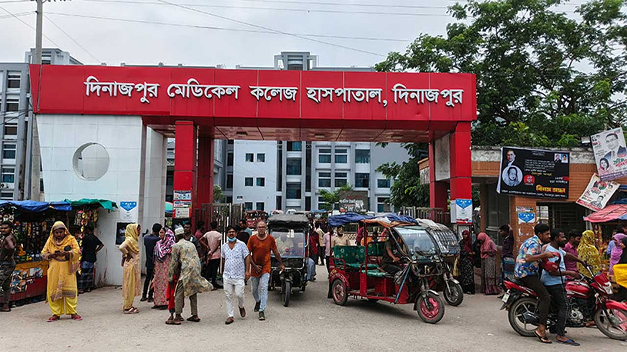 দিনাজপুরে সিলিন্ডার বিস্ফোরণে নারী ও শিশুসহ দগ্ধ ৮