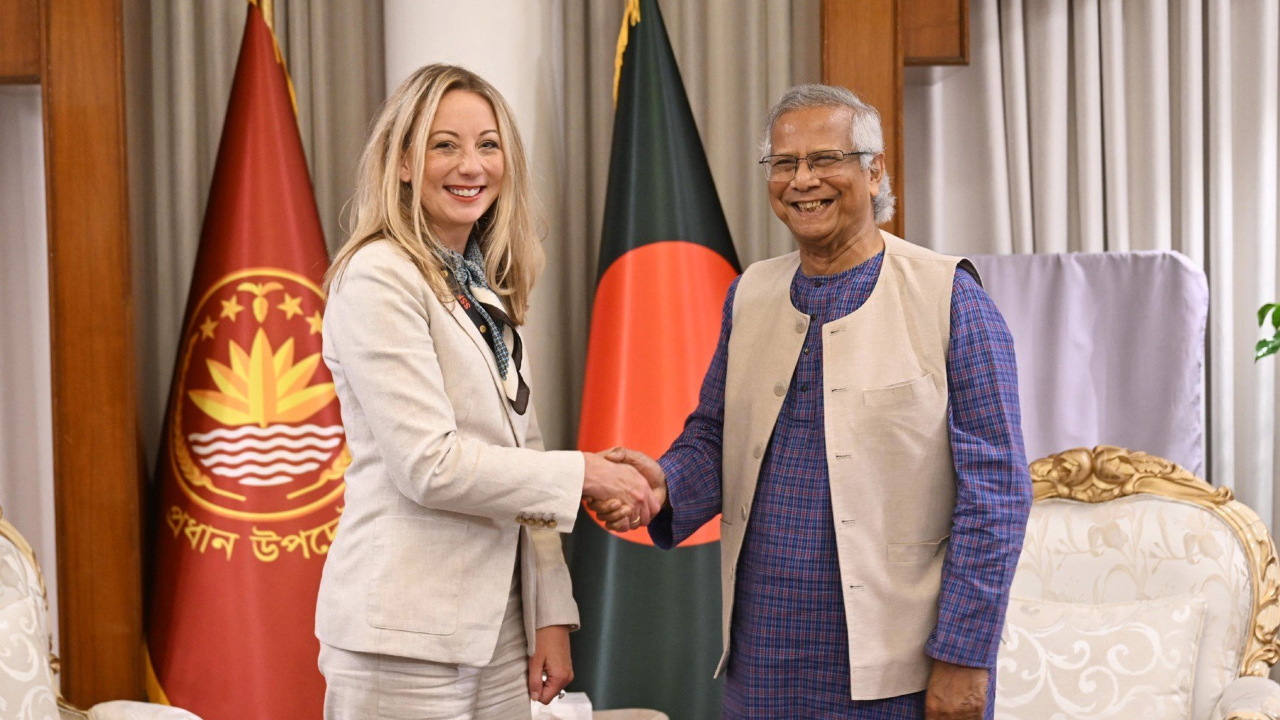 বাংলাদেশ সরকারের প্রশংসা করলেন স্পেসএক্সের ভাইস প্রেসিডেন্ট