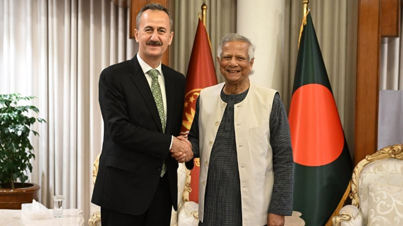 ড. ইউনূসের সঙ্গে তুরস্কের প্রতিরক্ষা শিল্প সংস্থার প্রধানের সাক্ষাৎ