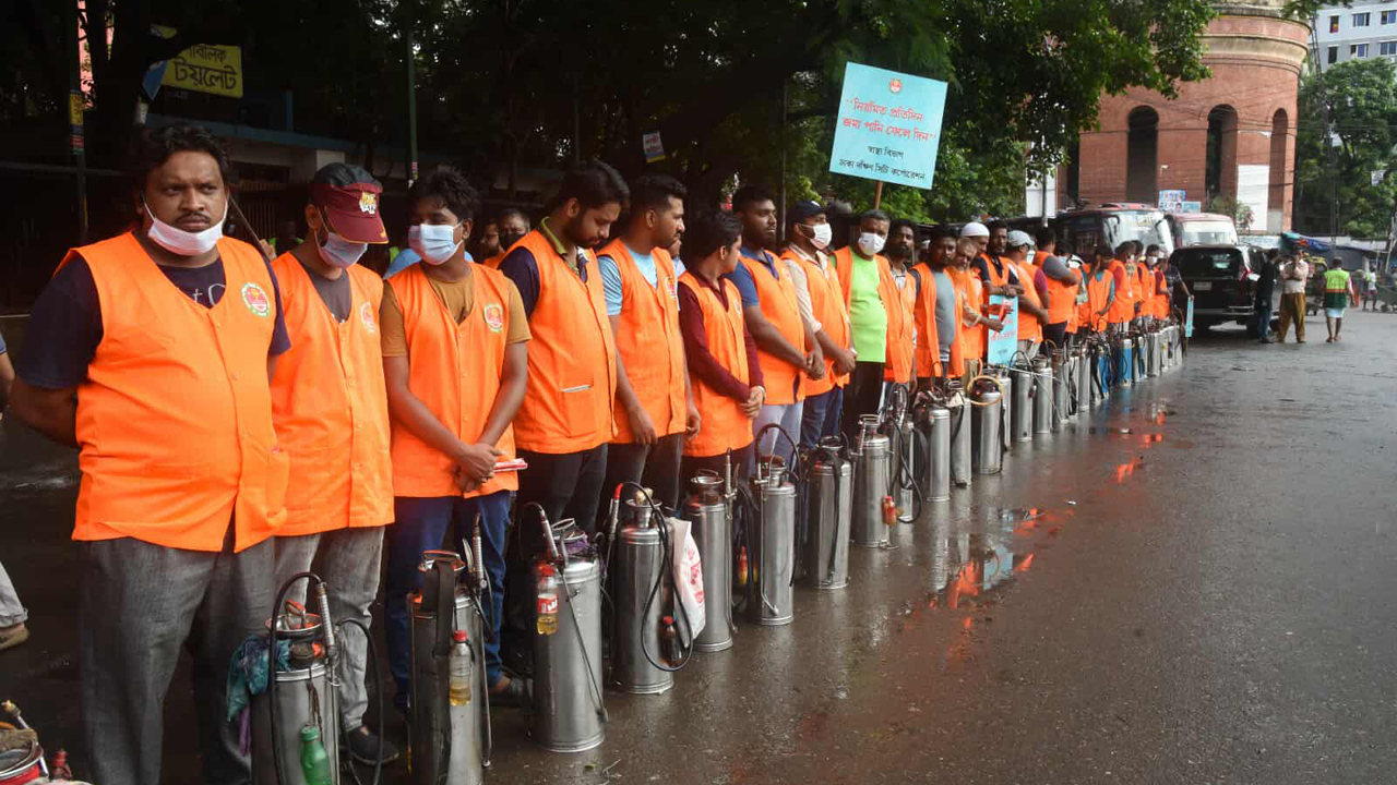 মশার প্রজননস্থল ধ্বংসে অভিযান পরিচালনা করছে দক্ষিণ সিটি
