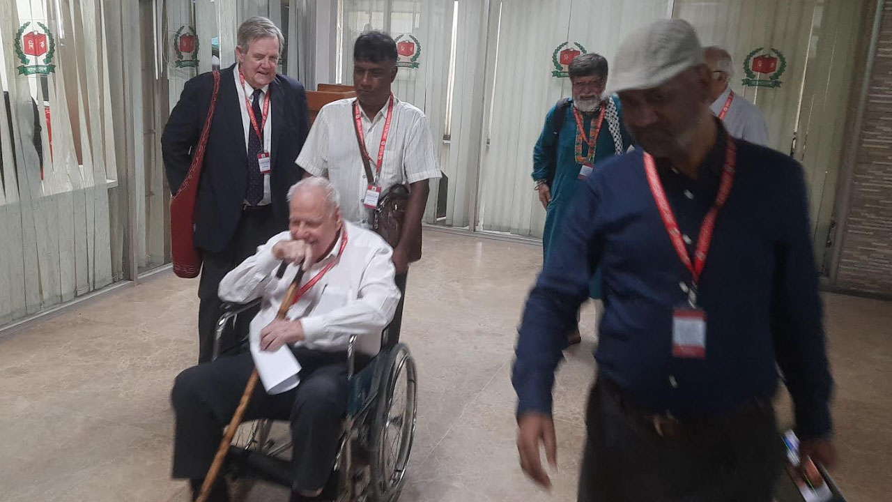 সিইসির সঙ্গে বৈঠক করতে ইসিতে ৫ সদস্যের বিদেশি প্রতিনিধিদল