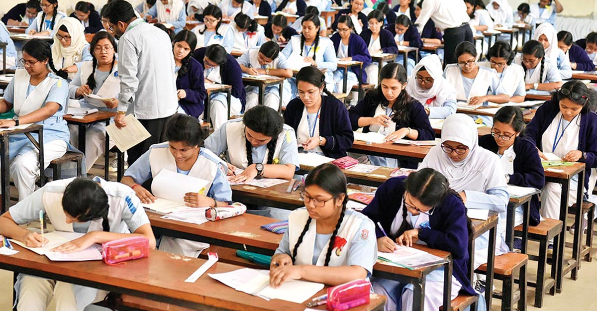মঙ্গলবারের এইচএসসি ও সমমানের পরীক্ষা স্থগিত