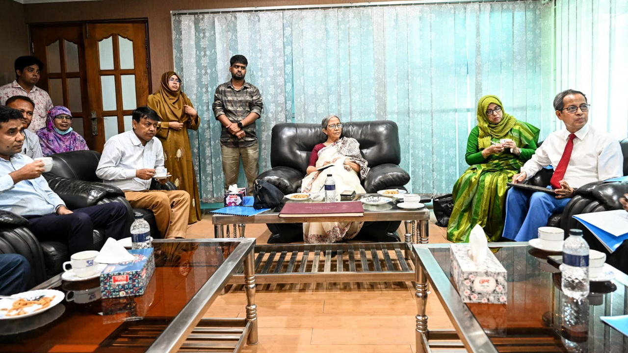 গবাদি পশুর রোগ নির্মূলে টিকাদান কার্যক্রম জোরদার করতে হবে