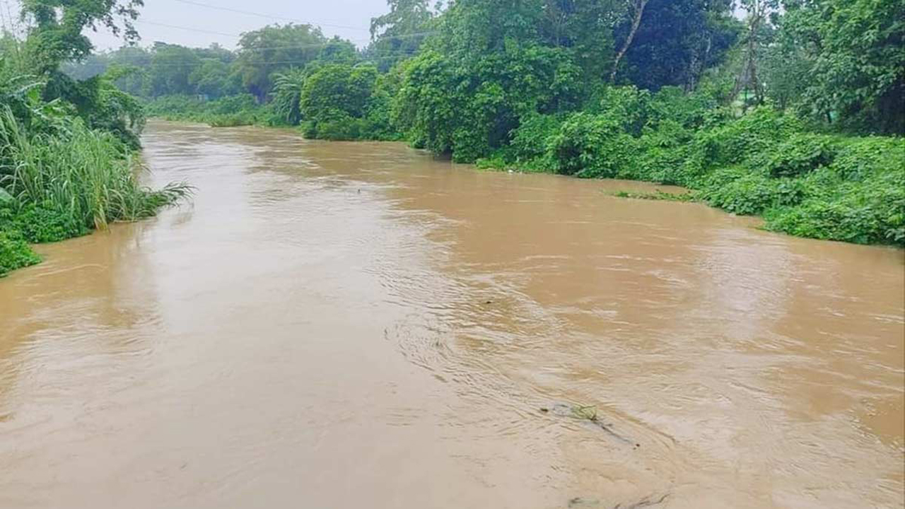 বিপদসীমার কাছাকাছি প্রবাহিত হবে মুহুরী নদীর পানি