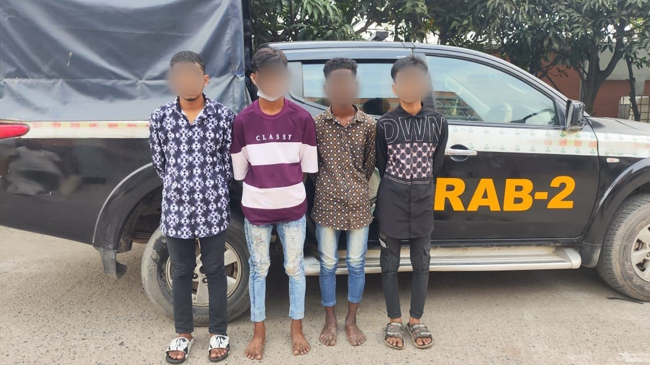 মোহাম্মদপুরে ‘এলটিডি বয়েজ’ গ্রুপের ৪ সদস্য গ্রেপ্তার