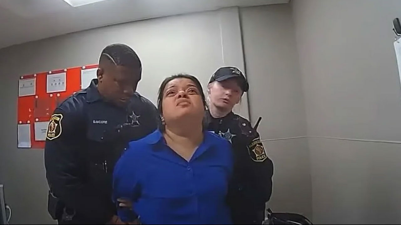 যুক্তরাষ্ট্রে ভ্রমণে গিয়ে দোকান থেকে পণ্য চুরি, ধরা ভারতীয় নারী