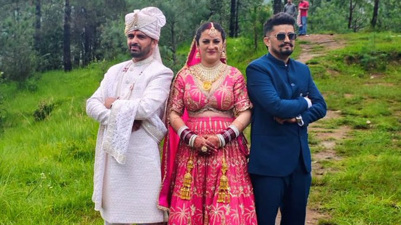 ভারতে একই নারীকে বিয়ে করলেন দুই ভাই, বললেন— আমরা গর্বিত