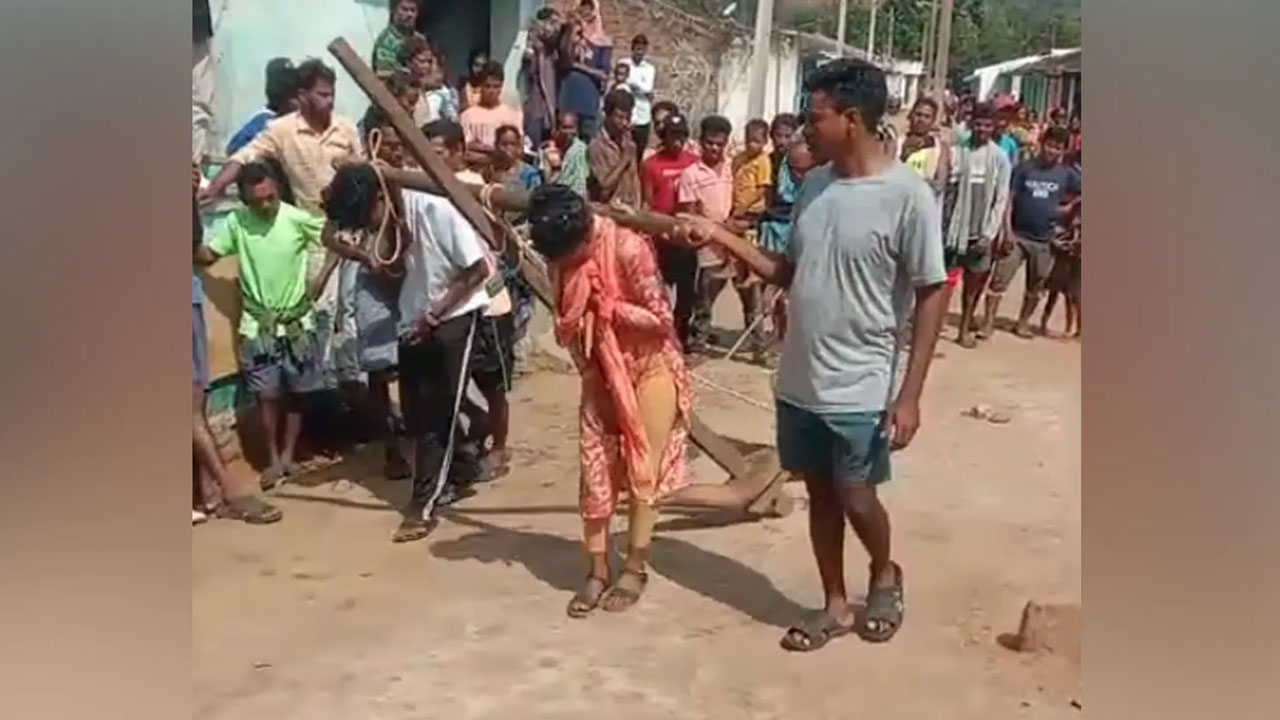 বংশের মধ্যেই বিয়ে, লাঙলে বেঁধে গ্রামে ঘোরানো হলো স্বামী-স্ত্রীকে