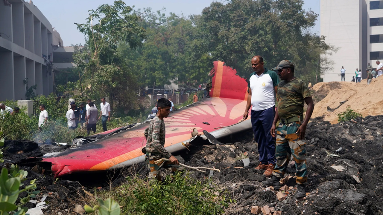 এয়ার ইন্ডিয়ার বিমান বিধ্বস্ত হওয়ার কারণ জানালো তদন্তকারীরা