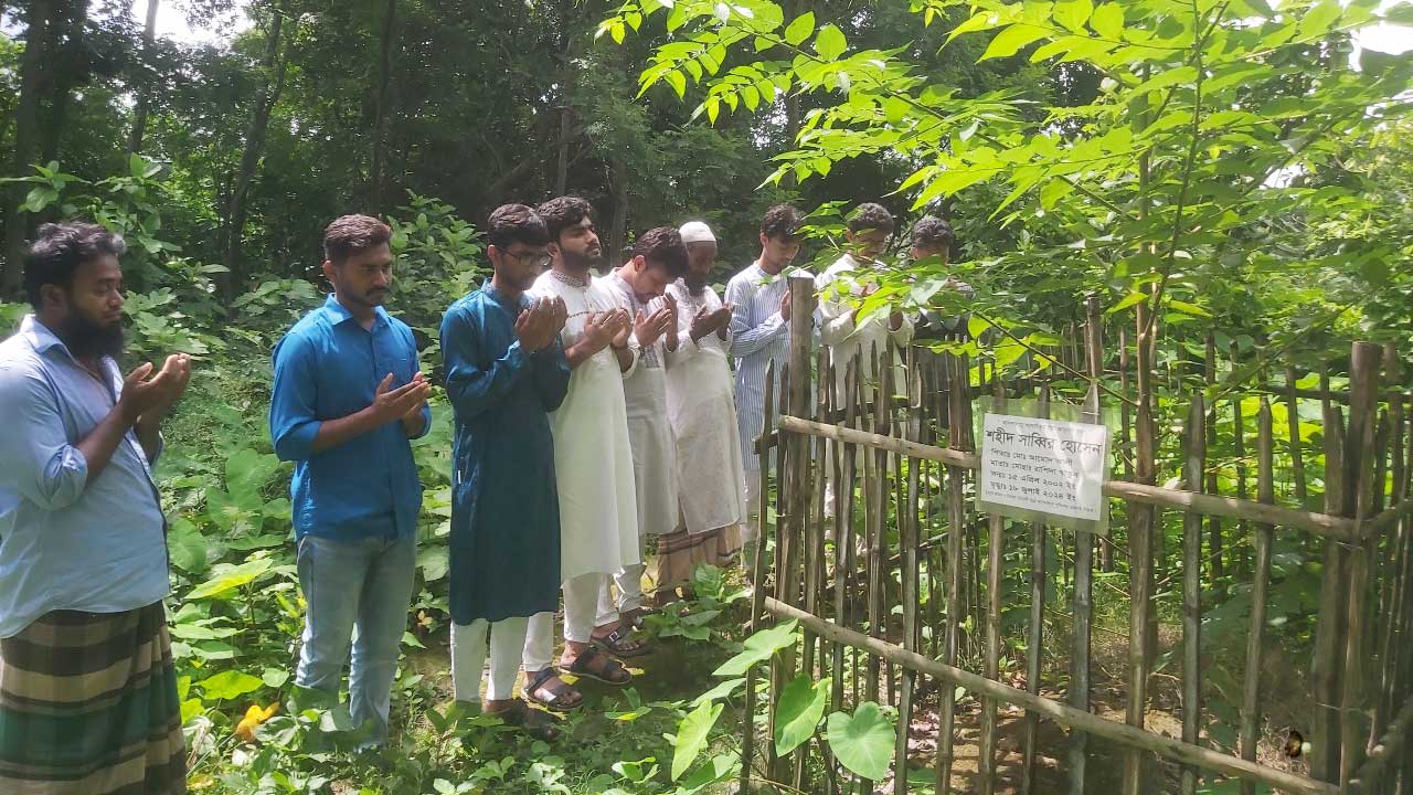 অনেকেই আসে দেখা করতে খালি আমার মনিই আসে না : শহীদ সাব্বিরের মা