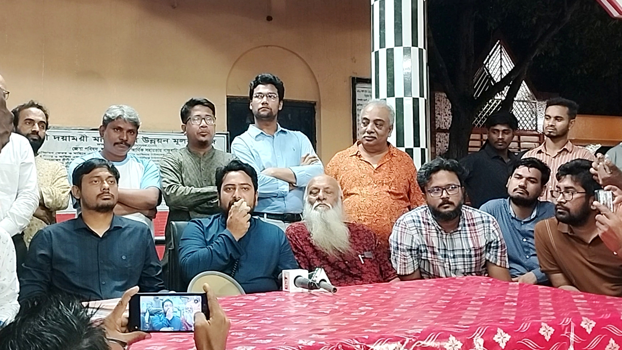 বাংলাদেশে আর কখনো মন্দির পাহারা দিতে হবে না : নাহিদ ইসলাম