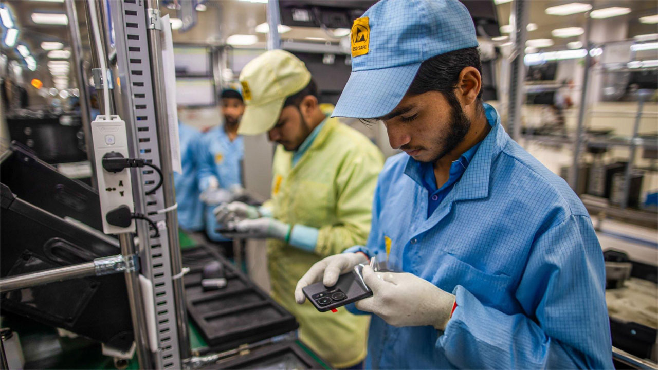 ফোন ফ্যাক্টরিতে চাকরি, বেতন ছাড়াও আছে ভাতা সুবিধা