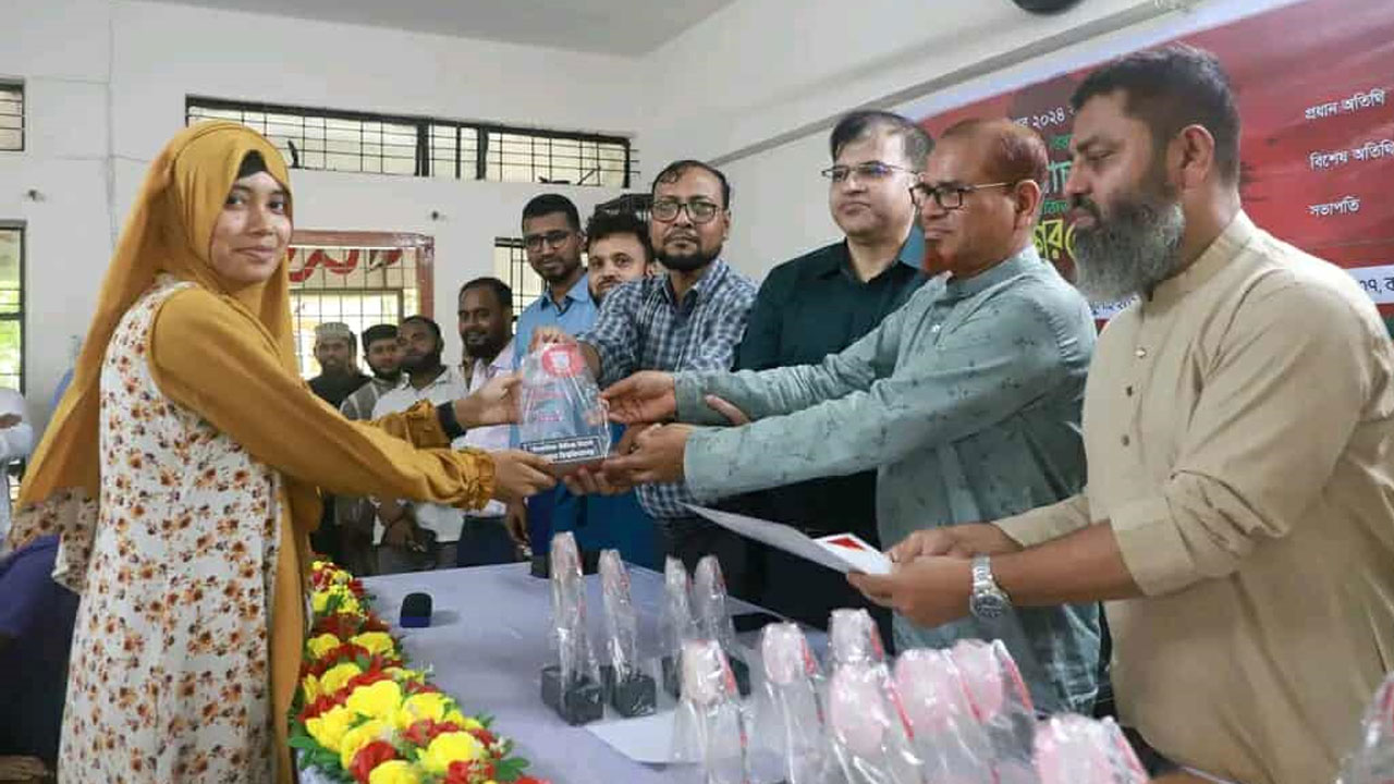 জবিতে ‘জুলাই বিপ্লব ও বৈষম্যহীন বাংলাদেশ’ শীর্ষক আলোচনা সভা