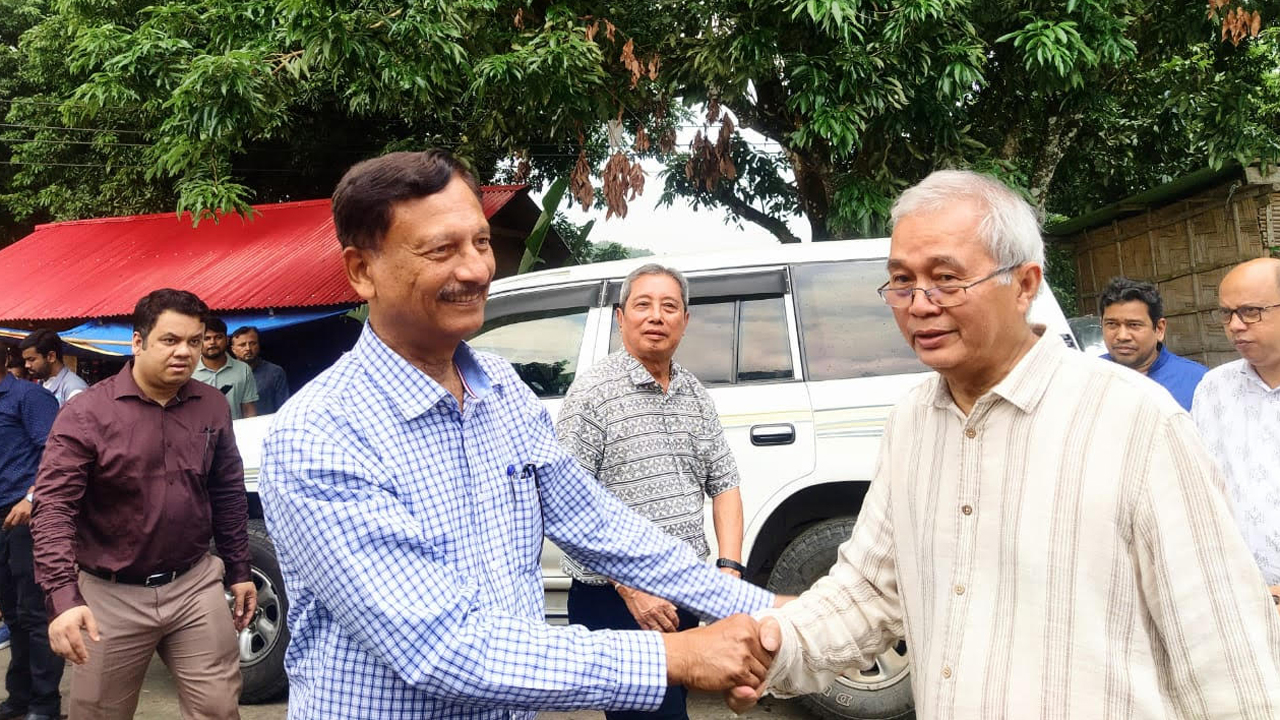 কাপ্তাই হ্রদের উন্নয়নে দুই উপদেষ্টার মতবিনিময়