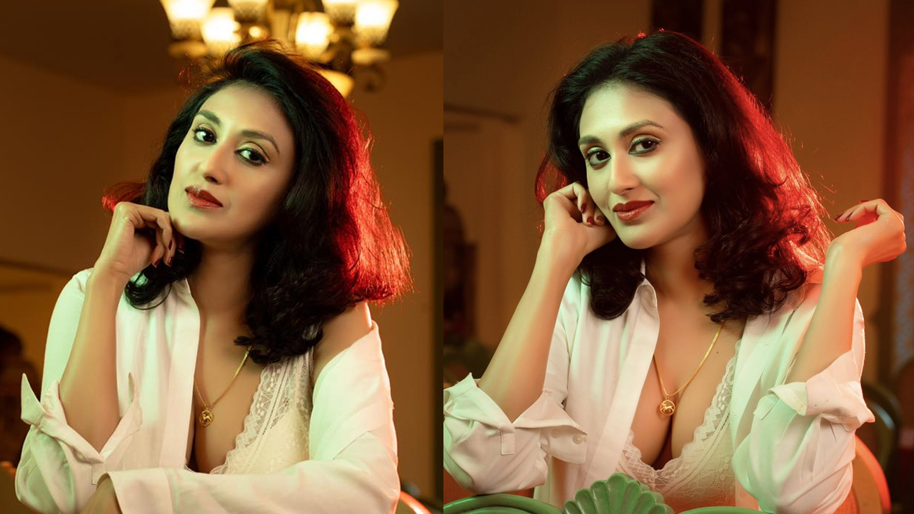 নেটিজেনদের নজর কেড়েছে কুসুম শিকদার