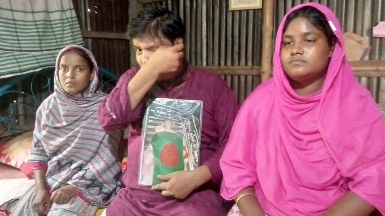 ‘আমার ছেলেকে প্রকাশ্যে গুলি করে হত্যা করেছে এসআই সাহেব আলী’