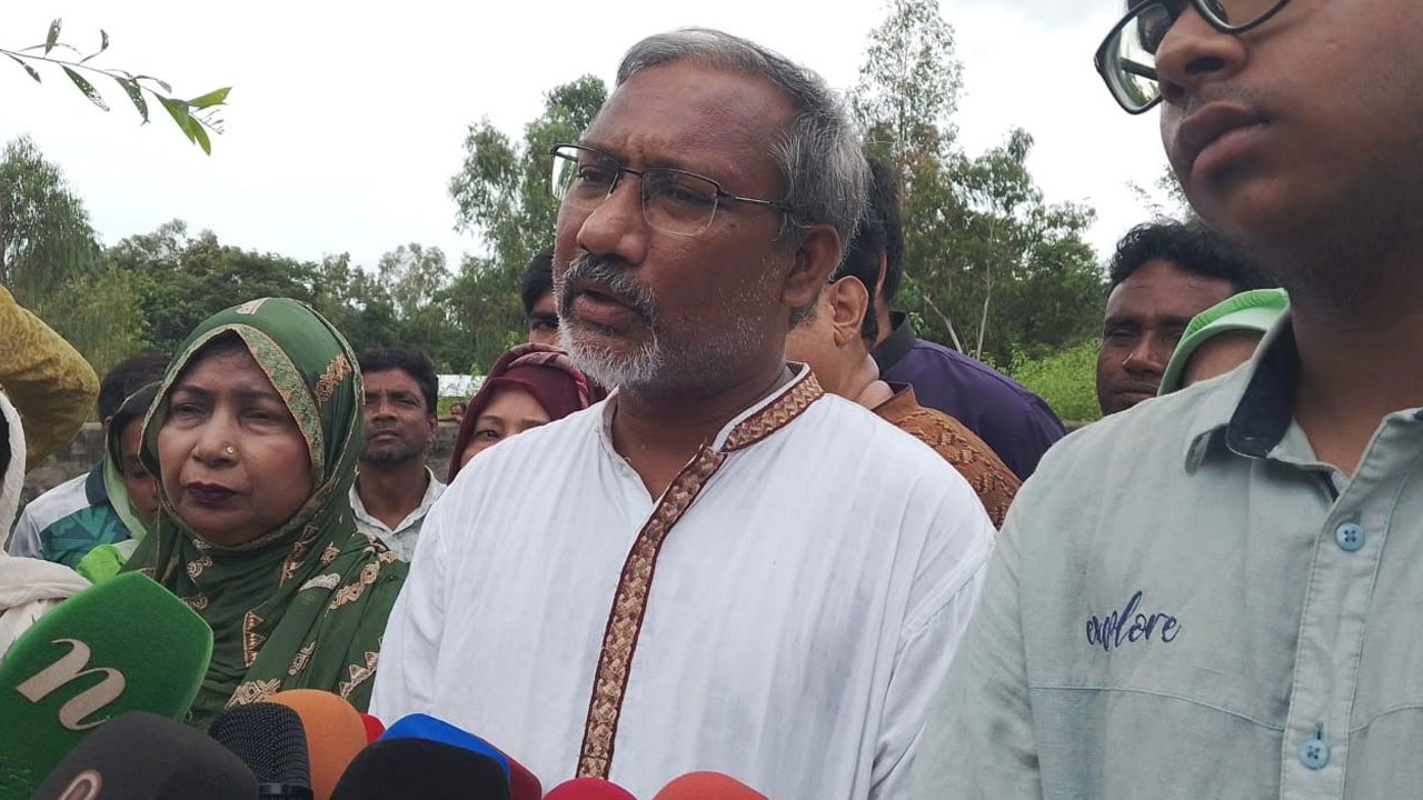 রাষ্ট্রীয় মর্যাদা দেবে কি না তা রাষ্ট্রের বিবেচনা, আমাদের কোনো দাবি নেই