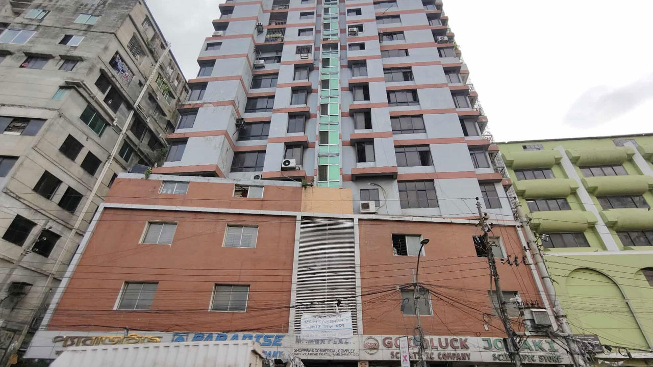 আগুন লাগা মামুন প্লাজায় চলে ঝুঁকিপূর্ণ কেমিক্যাল ব্যবসা