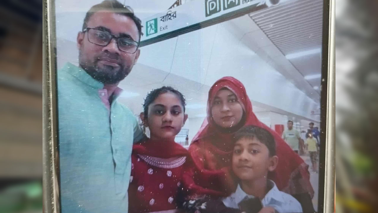 মেয়ের জানাজায় বাবা-মা, ছেলে এখনো ভর্তি হাসপাতালে