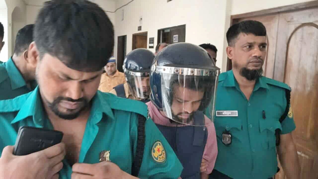 মিটফোর্ডে নৃশংস হত্যাকাণ্ড : ৩ আসামি ৭ দিনের রিমান্ডে