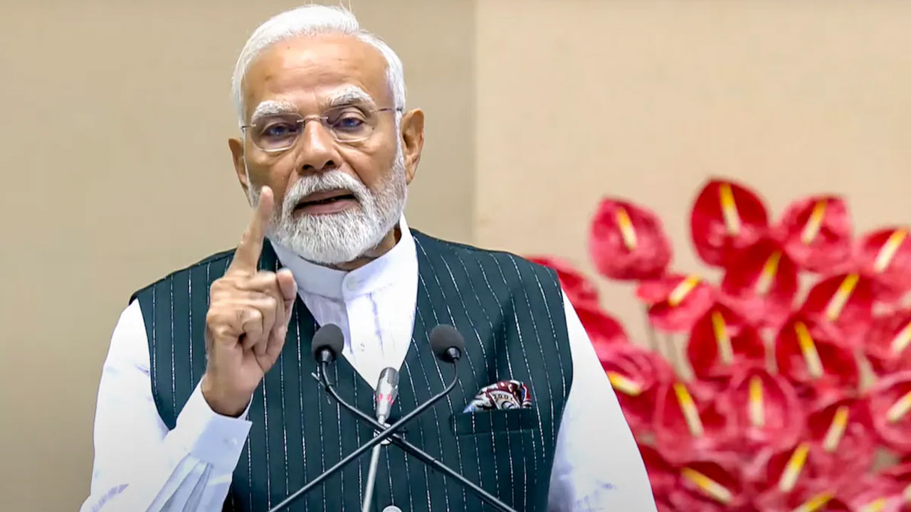 অনুপ্রবেশকারীদের বিরুদ্ধে ব্যবস্থা নেওয়া হবে: মোদি