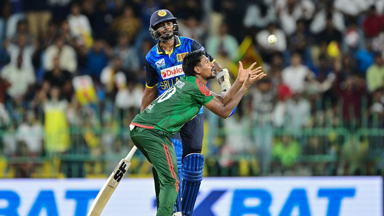 ‘মুস্তাফিজকে সামলানো কঠিন’, বলছেন লঙ্কান ব্যাটার