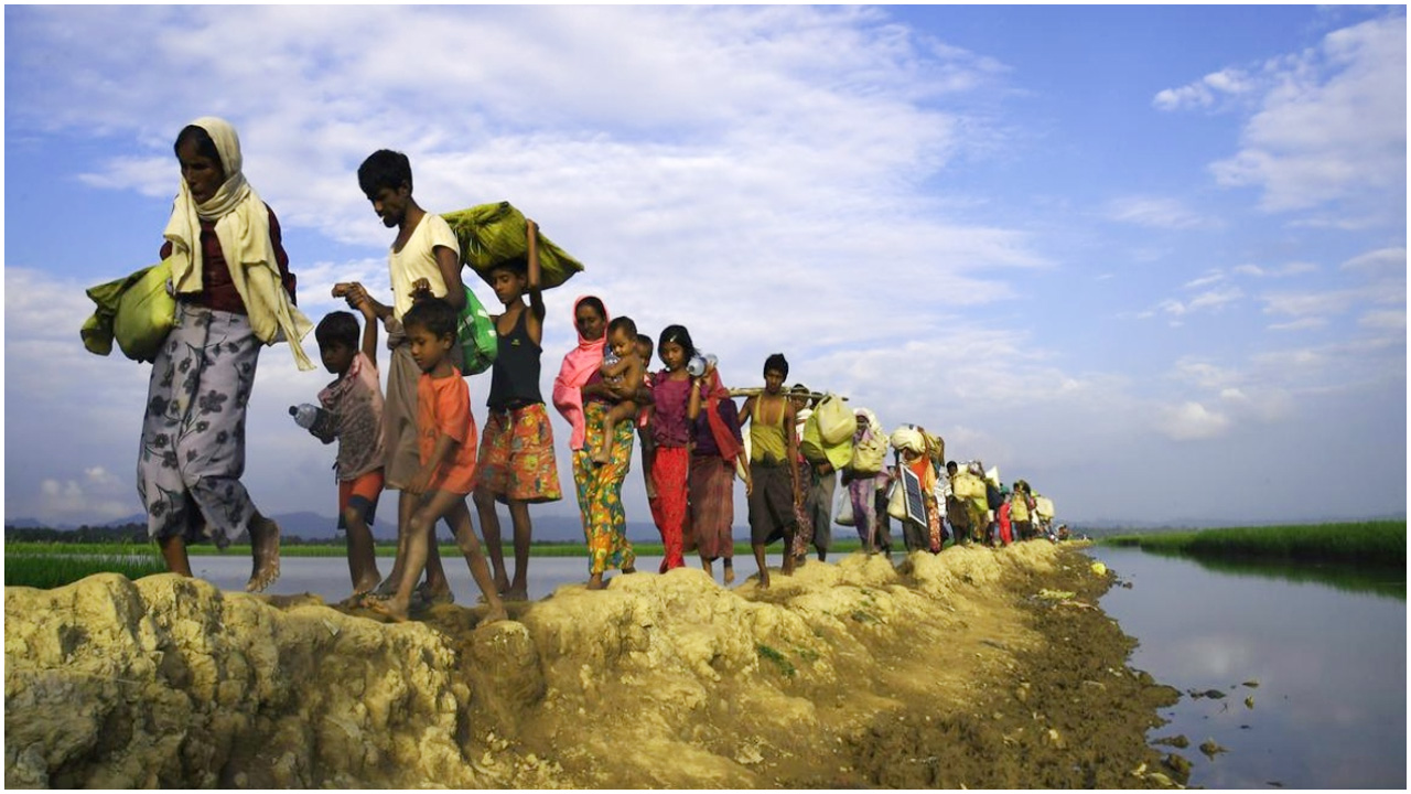 মিয়ানমারে তুমুল সংঘর্ষ, পালাচ্ছেন হাজার হাজার মানুষ